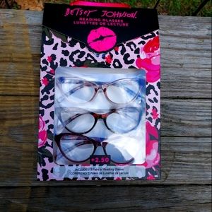 NIB BETSEY JOHNSON READERS  Classic Cat  eyes . +2.50 3 pair
